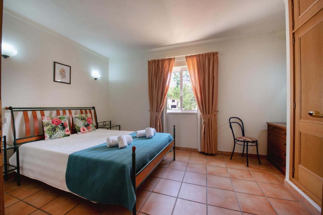 אלבופיירה Villas Pinhal Da Falesia מראה חיצוני תמונה